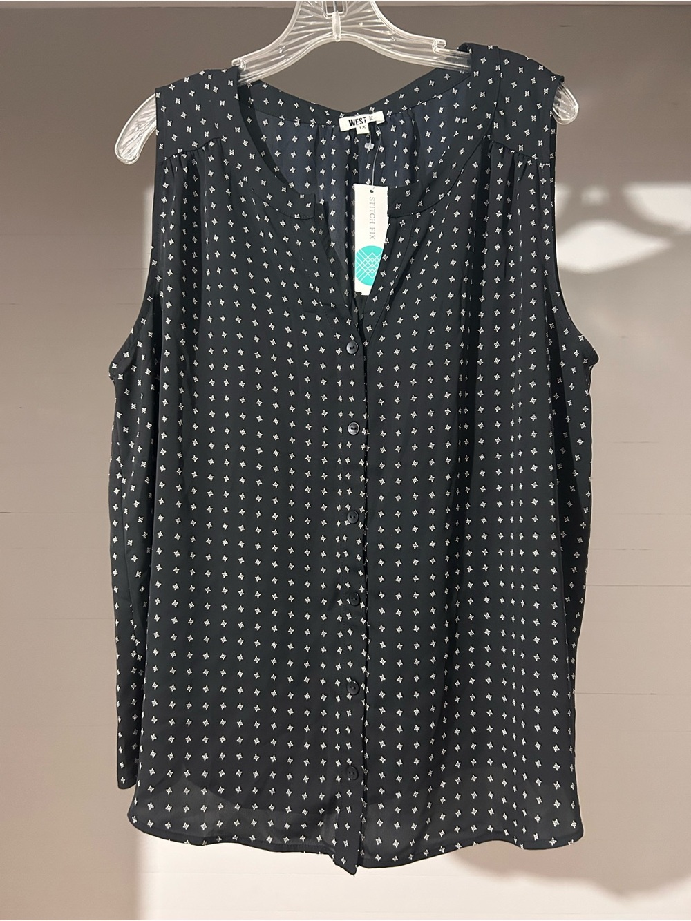 Weekenders Black Sleeveless Button-Front Camisole with White Micro Print